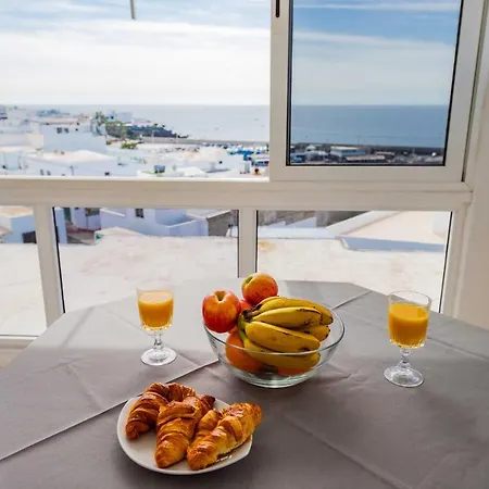 Sea Breeze Apartment *